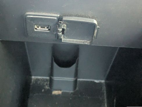 Used 2018 Ford Explorer Limited image 32