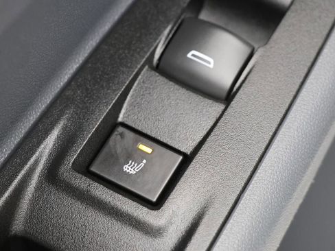 Used 2021 Chevrolet Bolt Premier w/ Infotainment Package image 12