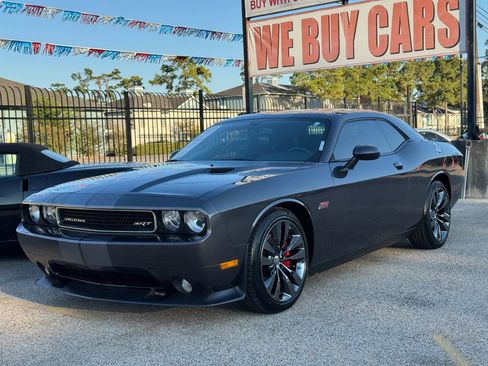 Used 2014 Dodge Challenger SRT8 w/ Harman/Kardon Audio Group image 6