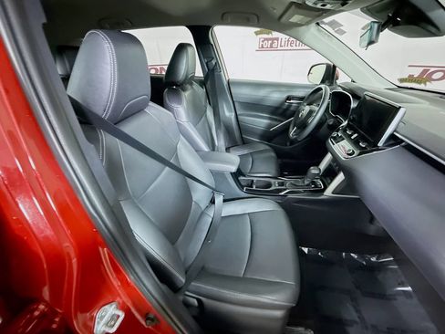 Certified 2024 Toyota Corolla Cross XLE AWD/4WD image 30