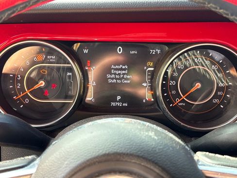 Used 2019 Jeep Wrangler Unlimited Sahara image 22