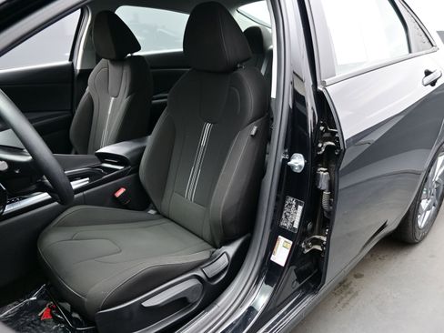 Used 2024 Hyundai Elantra SEL FWD image 10