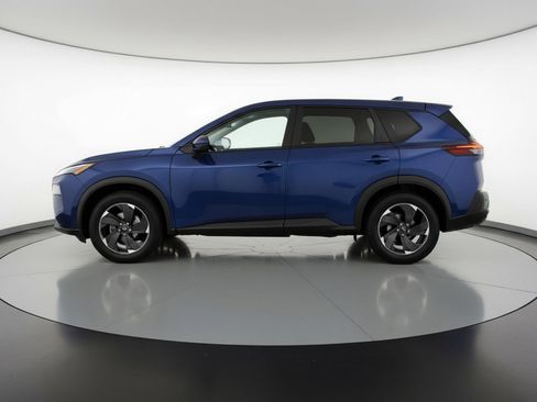 Used 2025 Nissan Rogue SV image 5