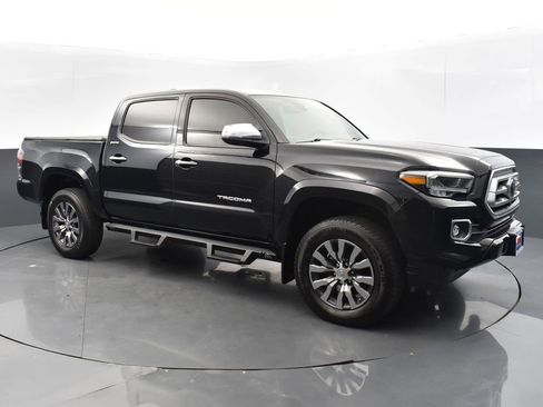 Used 2020 Toyota Tacoma Limited image 3