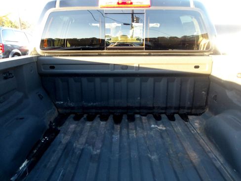 Used 2018 GMC Canyon SLE w/ SLE Convenience Package image 13