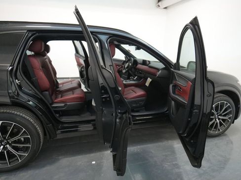 New 2025 MAZDA CX-70 Plug-In Hybrid w/ Premium Plus image 40