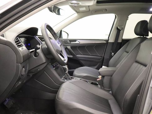Certified 2023 Volkswagen Tiguan SE w/ Panoramic Sunroof Package FWD image 14
