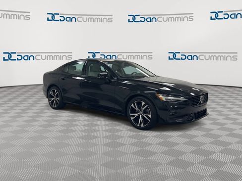 Used 2023 Volvo S60 B5 Plus FWD image 2