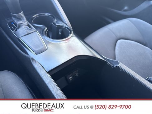 Used 2020 Toyota Camry LE w/ Carpet Mat Package image 22