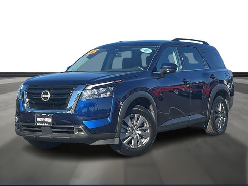 Used 2025 Nissan Pathfinder SV image 1