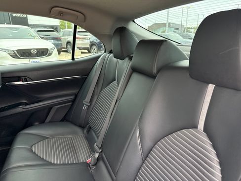 Used 2020 Toyota Camry SE FWD image 9