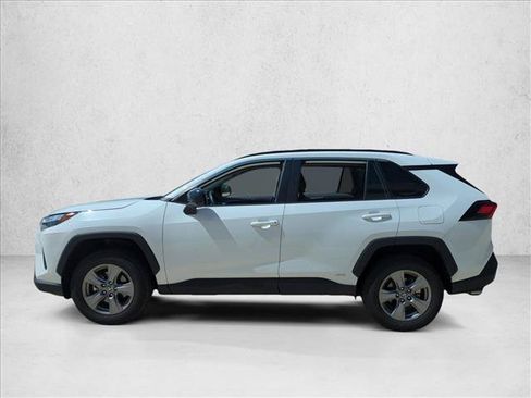 Certified 2024 Toyota RAV4 LE AWD/4WD image 9