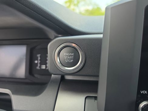 New 2026 Toyota 4Runner SR5 AWD/4WD image 22