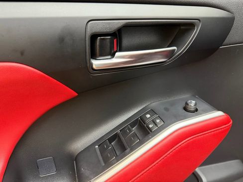 Used 2023 Toyota Highlander XSE FWD image 20