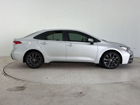 Used 2026 Toyota Corolla SE FWD image 8