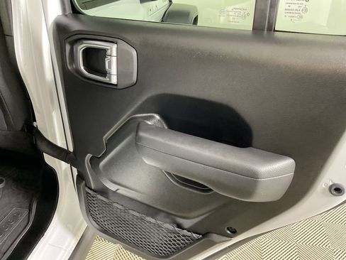 Used 2025 Jeep Wrangler Willys image 21