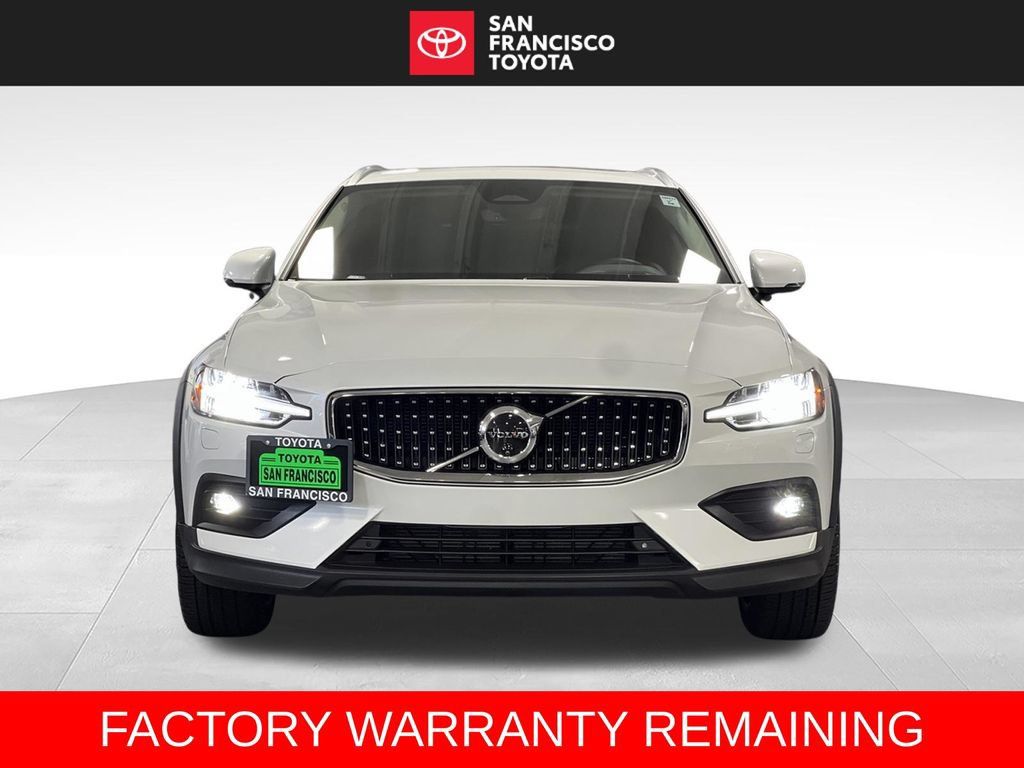 Used 2026 Volvo V60 B5 Cross Country Ultra w/ Climate Package AWD/4WD image 8