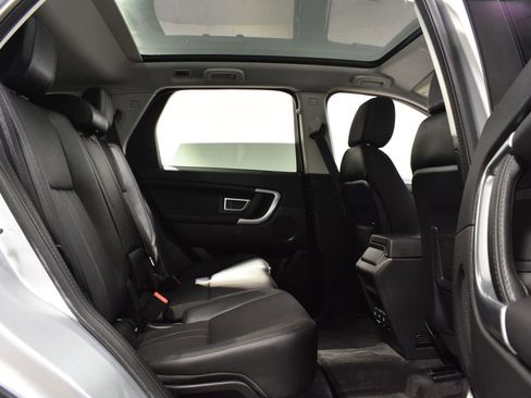 Used 2019 Land Rover Discovery Sport HSE image 29