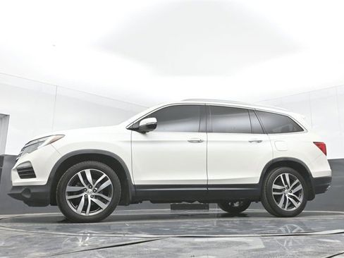 Used 2017 Honda Pilot Touring image 47