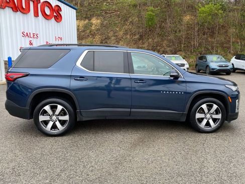 Used 2022 Chevrolet Traverse LT w/ LT Premium Package image 8