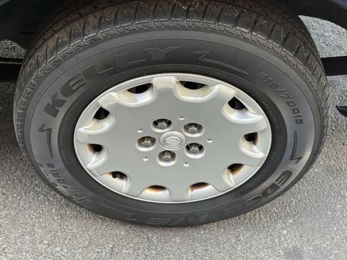 Used 2003 Chrysler Town & Country LX FWD image 11