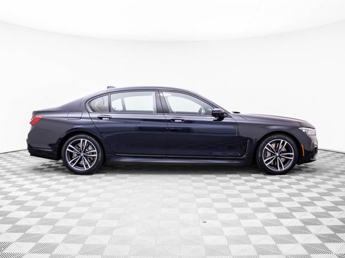 Certified 2022 BMW 750i xDrive w/ Executive Package image 6