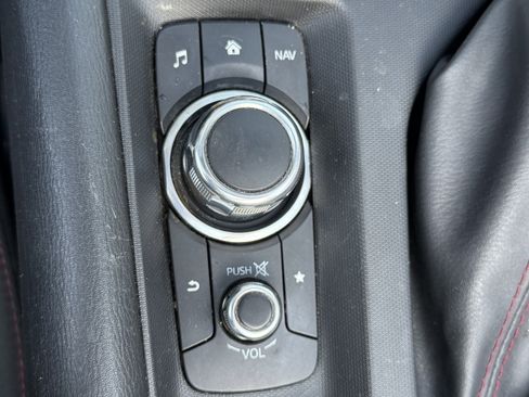 Used 2016 MAZDA MX-5 Miata Club image 22
