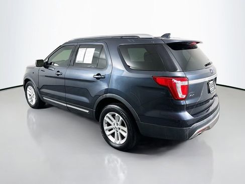 Used 2017 Ford Explorer XLT w/ Equipment Group 202A image 5