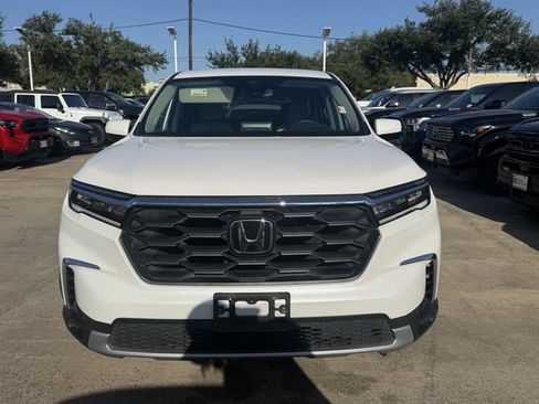 Used 2025 Honda Pilot EX-L image 2