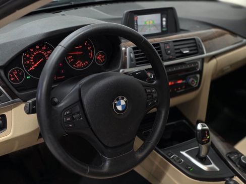 Used 2017 BMW 320i Sedan image 12