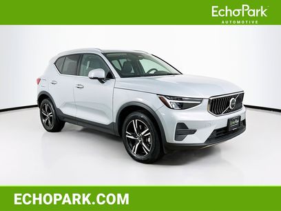Used 2025 Volvo XC40 B5 Core