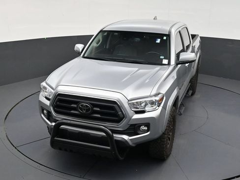 Used 2022 Toyota Tacoma SR5 w/ Technology Package RWD image 19