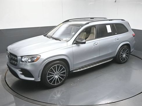Used 2023 Mercedes-Benz GLS 450 4MATIC image 46