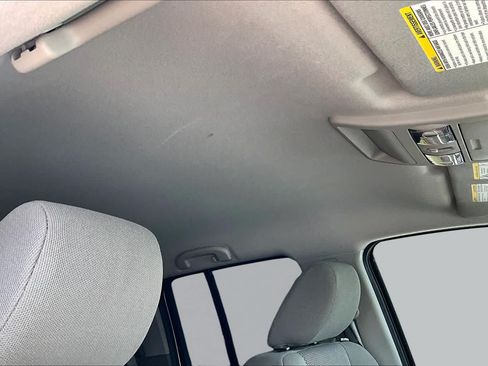 Used 2018 Nissan Frontier SV RWD image 14