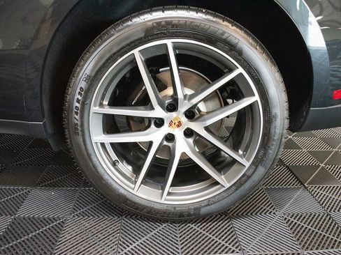 New 2025 Porsche Macan image 14