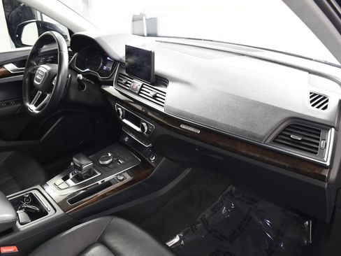 Used 2019 Audi Q5 Premium w/ Convenience Package AWD/4WD image 19