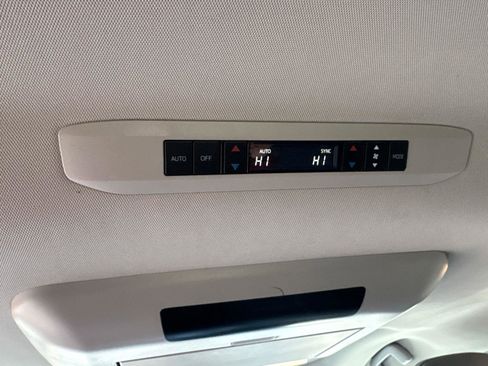 Certified 2023 Toyota Sienna Limited image 14