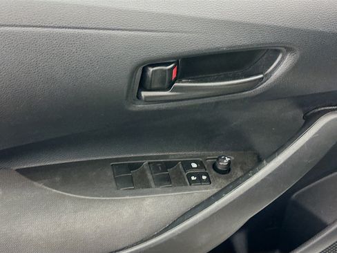 Used 2025 Toyota Corolla LE image 15