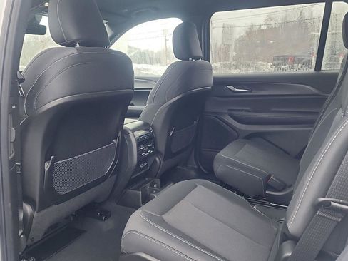 New 2026 Jeep Grand Cherokee L 4WD image 13