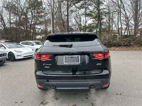 Used 2020 Jaguar F-PACE image 4