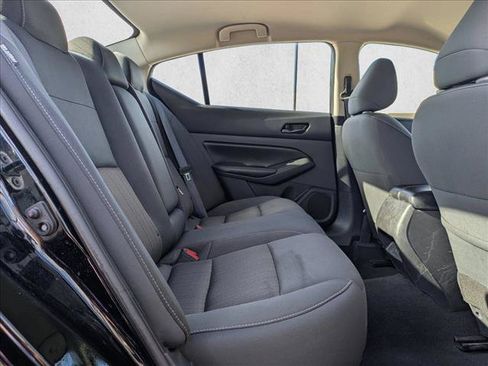 Used 2024 Nissan Altima 2.5 SV FWD image 19
