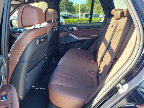 Used 2026 BMW X5 sDrive40i w/ M Sport Package image 11