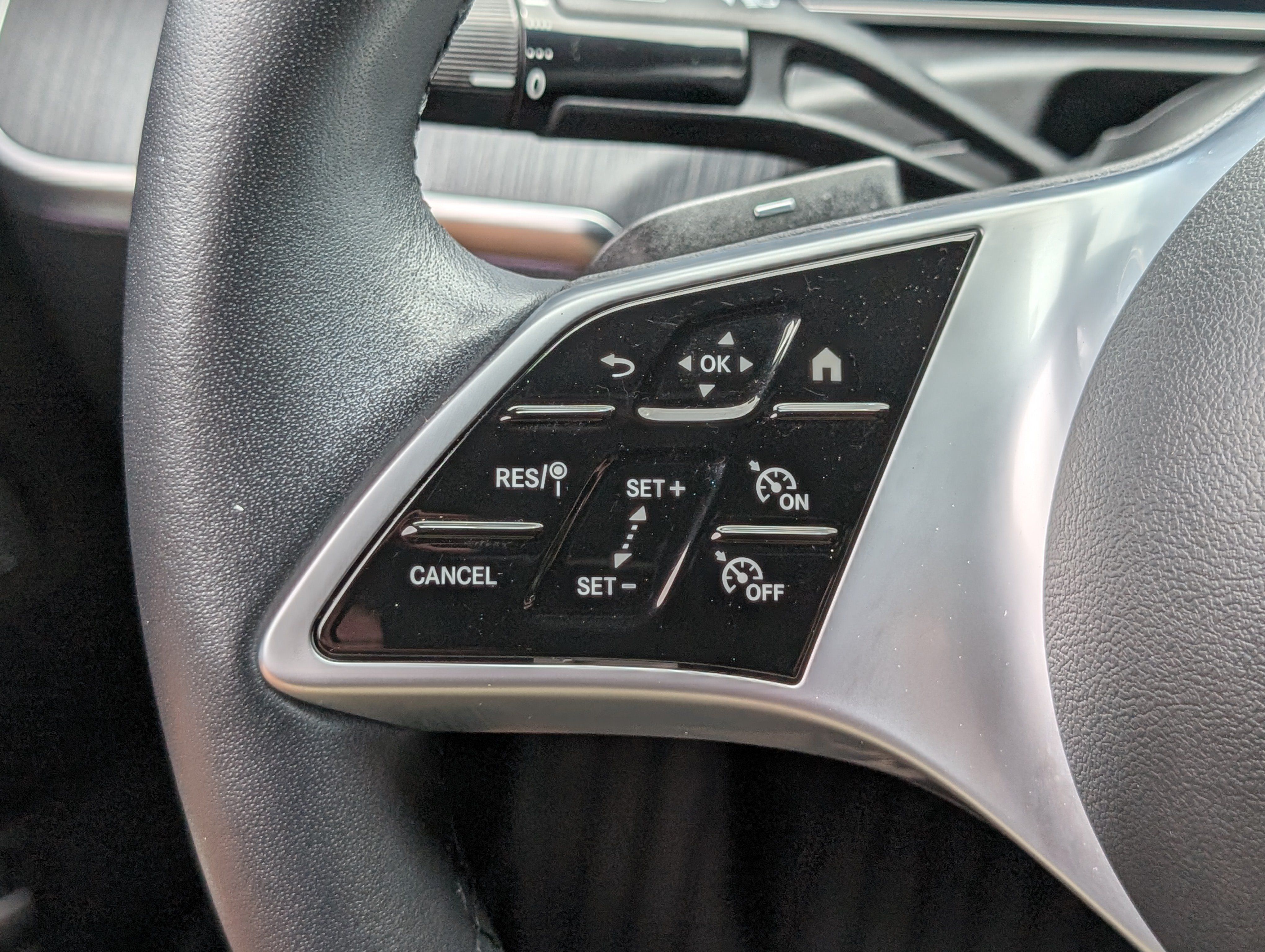 Used 2023 Mercedes-Benz C 300 4MATIC Sedan image 24