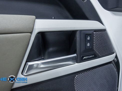 Used 2023 Land Rover Defender 110 S image 13