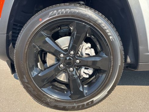 New 2025 Jeep Grand Cherokee L Altitude image 15