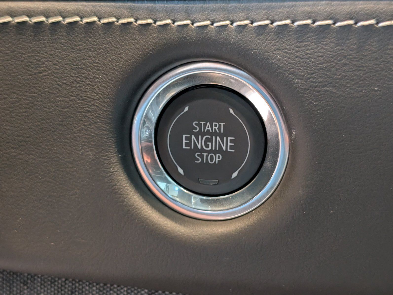 New 2026 Cadillac Escalade V w/ LPO, ONYX Package AWD/4WD image 16