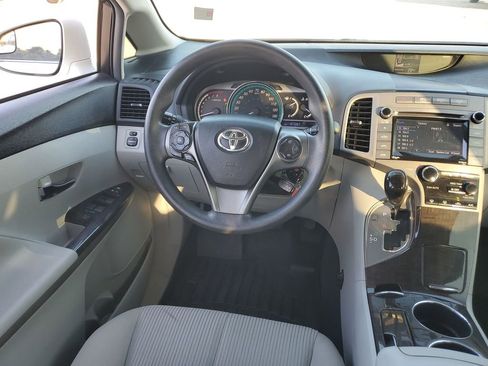 Used 2015 Toyota Venza LE image 15