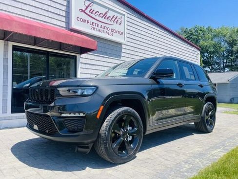 Used 2023 Jeep Grand Cherokee Limited w/ Luxury Tech Group II AWD/4WD image 1