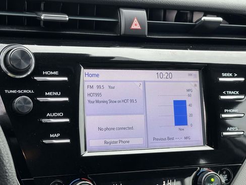 Used 2019 Toyota Camry LE image 9