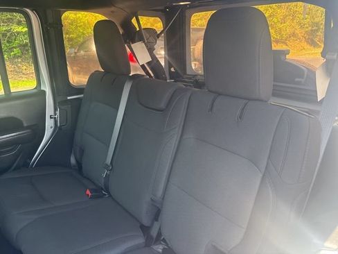Used 2022 Jeep Wrangler Unlimited Sport AWD/4WD image 19